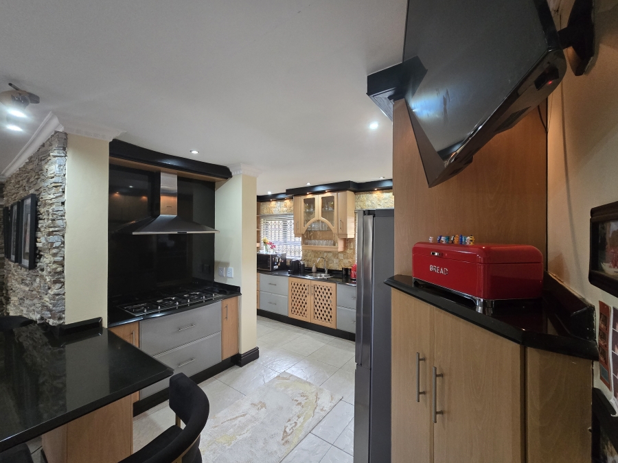 4 Bedroom Property for Sale in Ballito Central KwaZulu-Natal