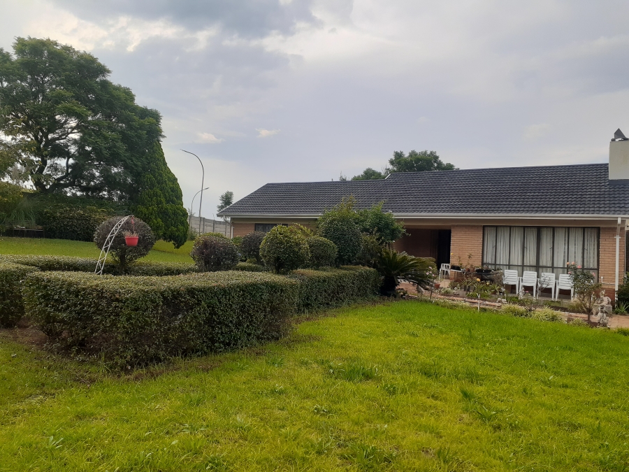 4 Bedroom Property for Sale in Signal Hill KwaZulu-Natal