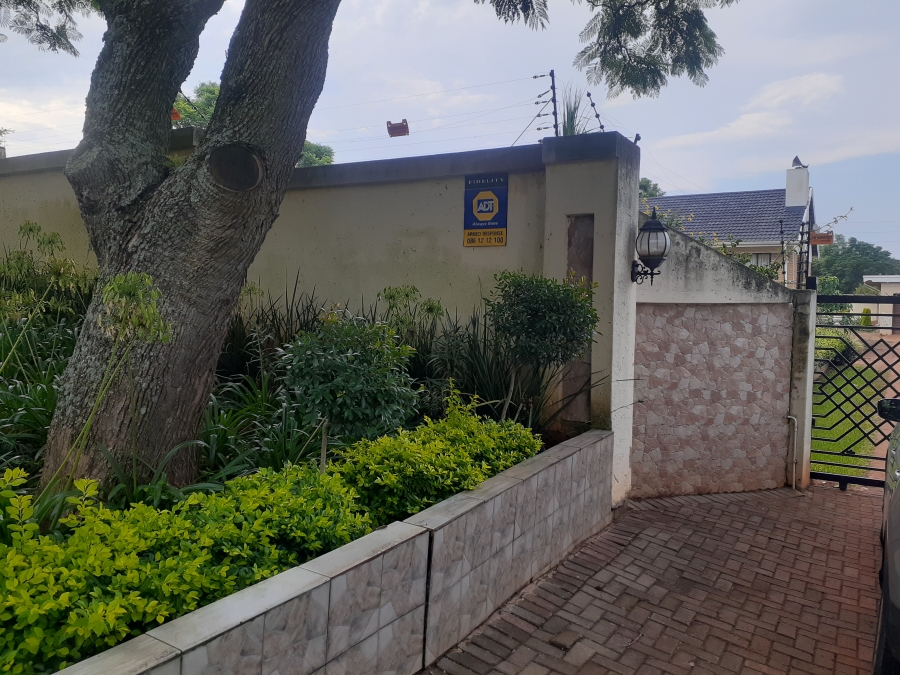 4 Bedroom Property for Sale in Signal Hill KwaZulu-Natal