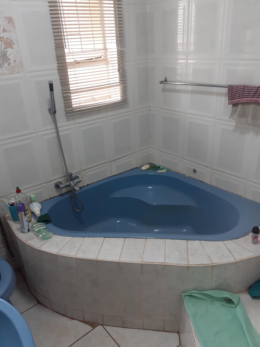 4 Bedroom Property for Sale in Signal Hill KwaZulu-Natal