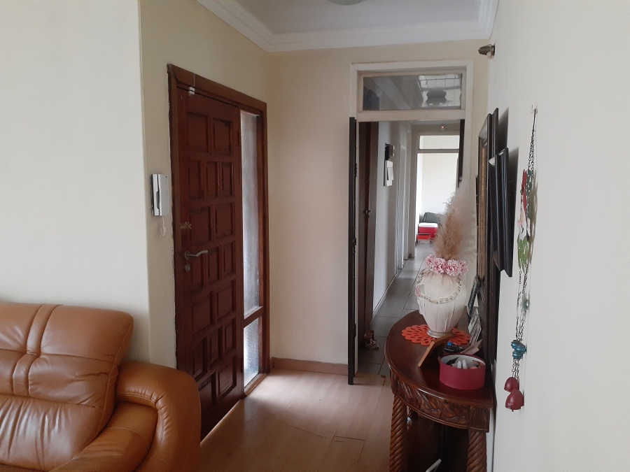 4 Bedroom Property for Sale in Signal Hill KwaZulu-Natal