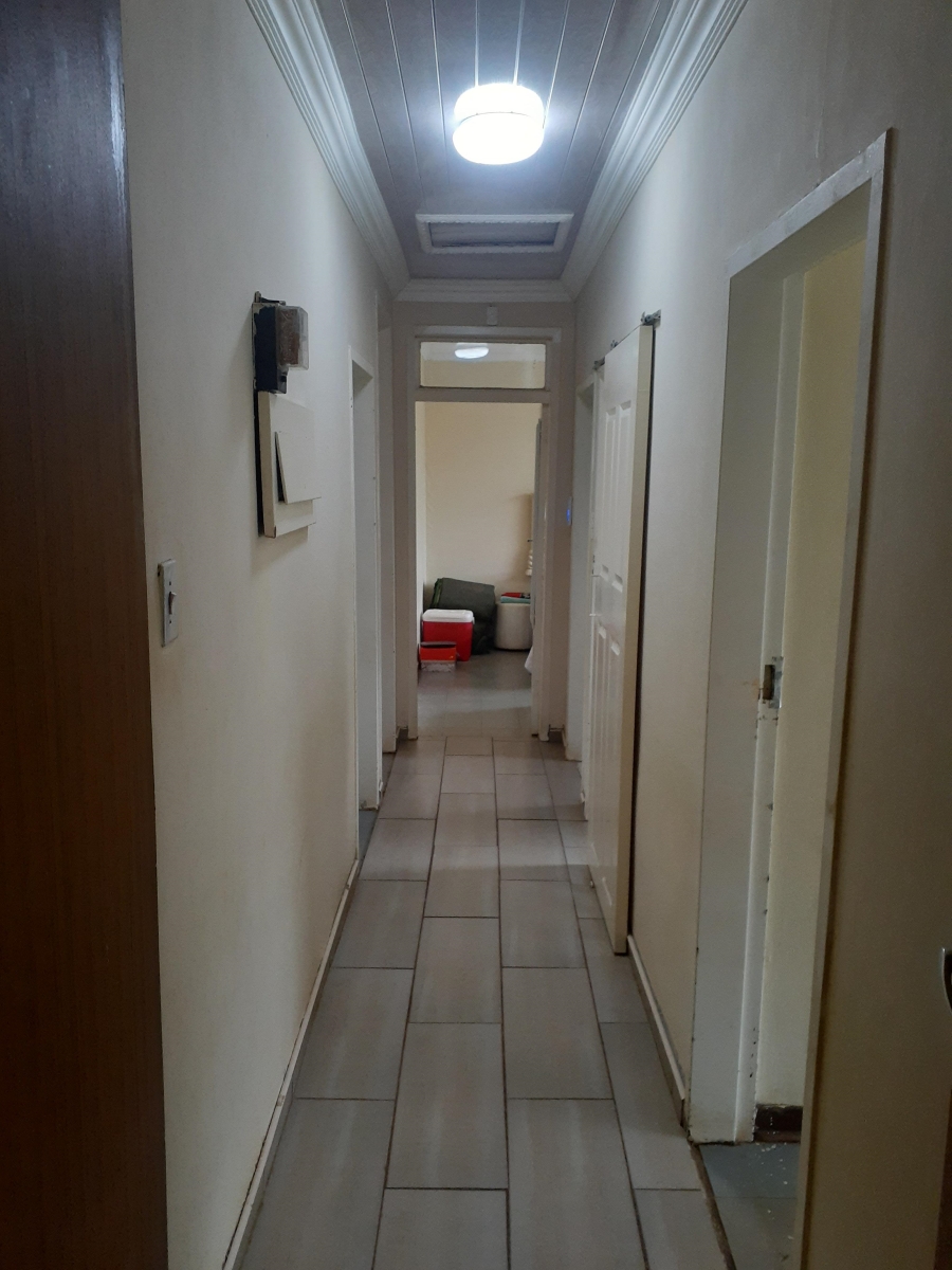 4 Bedroom Property for Sale in Signal Hill KwaZulu-Natal