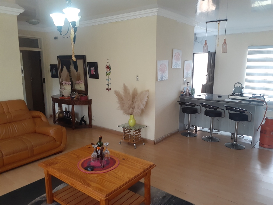 4 Bedroom Property for Sale in Signal Hill KwaZulu-Natal