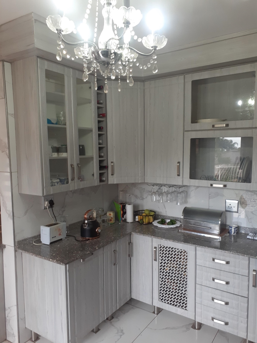 4 Bedroom Property for Sale in Signal Hill KwaZulu-Natal