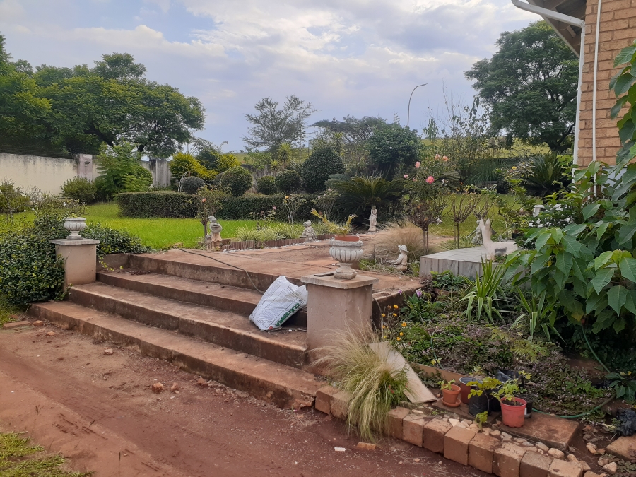 4 Bedroom Property for Sale in Signal Hill KwaZulu-Natal