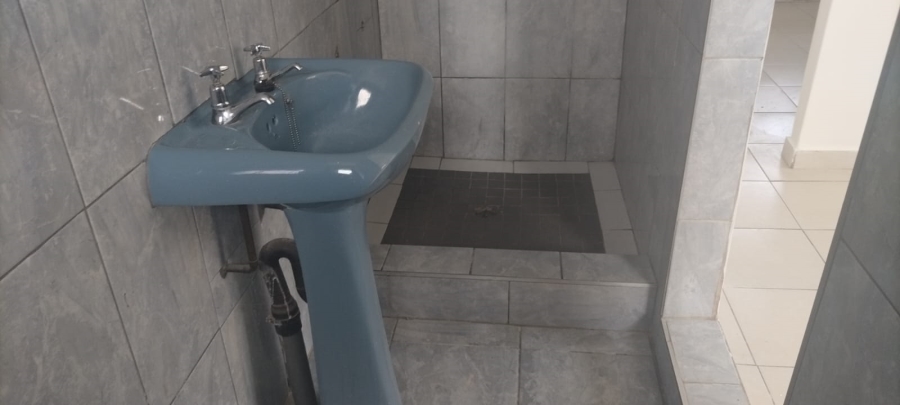 1 Bedroom Property for Sale in Clare Hills KwaZulu-Natal