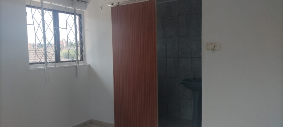 1 Bedroom Property for Sale in Clare Hills KwaZulu-Natal