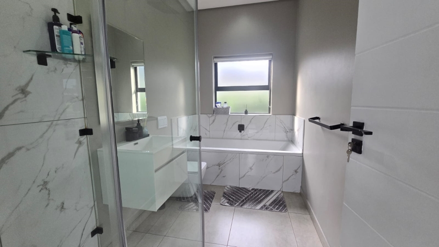 To Let 4 Bedroom Property for Rent in Palm Lakes Estate KwaZulu-Natal