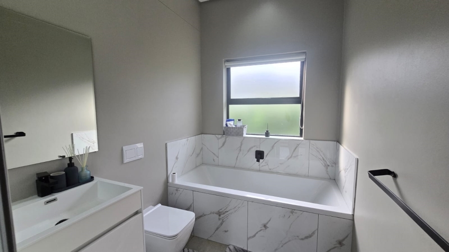 To Let 4 Bedroom Property for Rent in Palm Lakes Estate KwaZulu-Natal