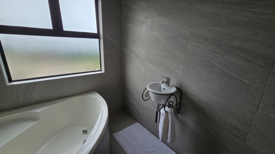 To Let 3 Bedroom Property for Rent in Palm Lakes Estate KwaZulu-Natal