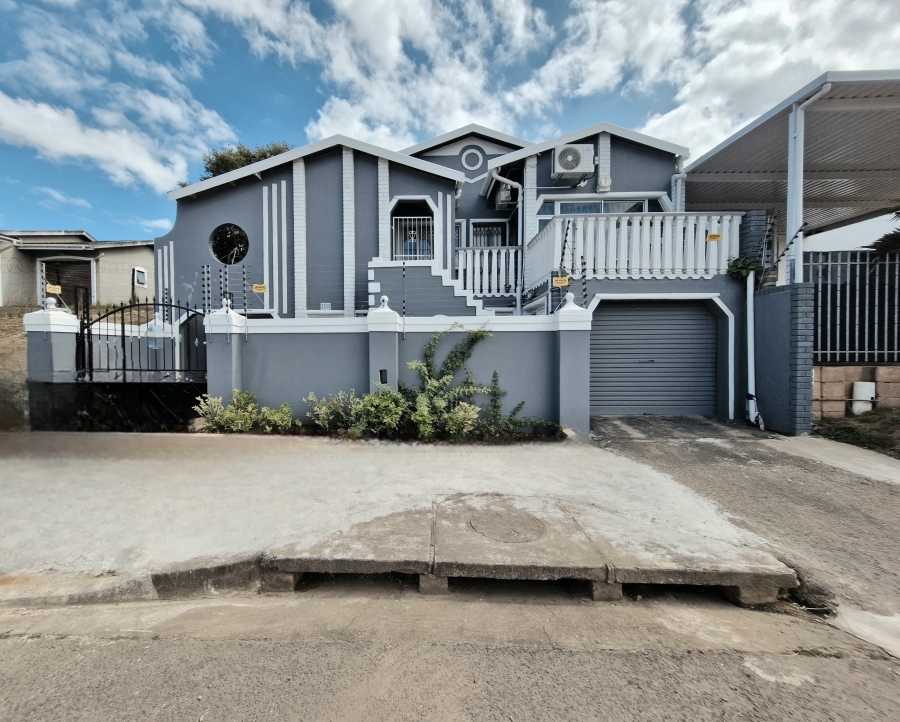 4 Bedroom Property for Sale in Northcroft KwaZulu-Natal