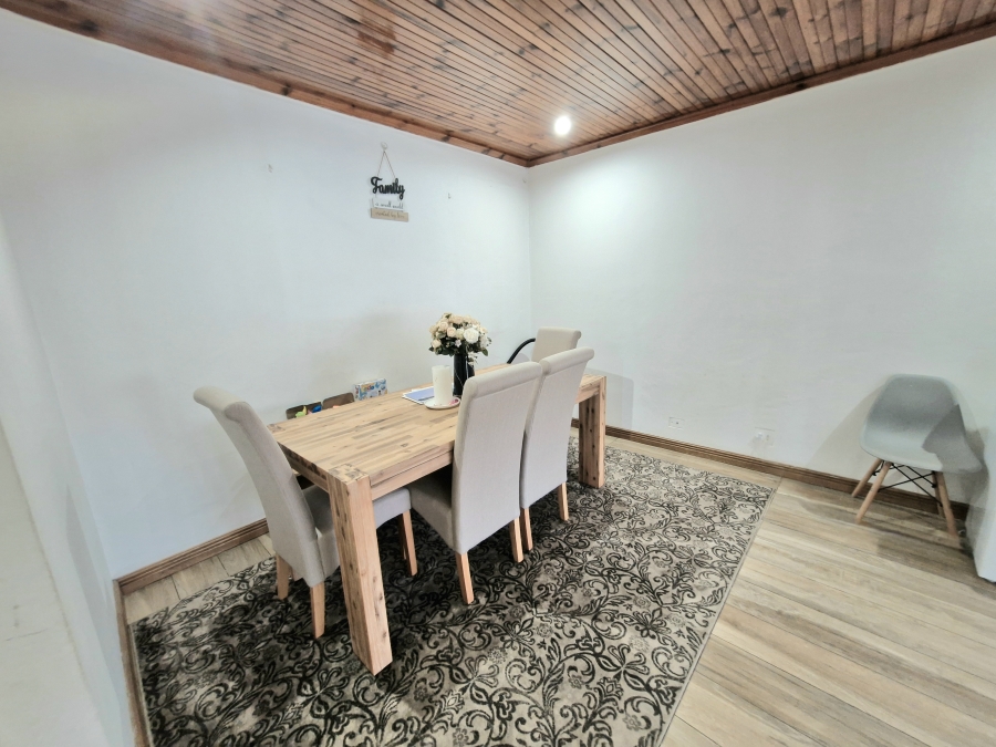 4 Bedroom Property for Sale in Northcroft KwaZulu-Natal