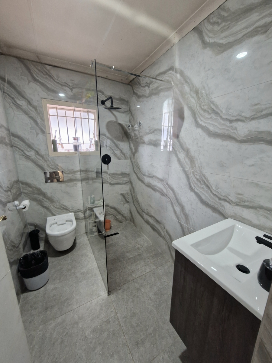 4 Bedroom Property for Sale in Northcroft KwaZulu-Natal