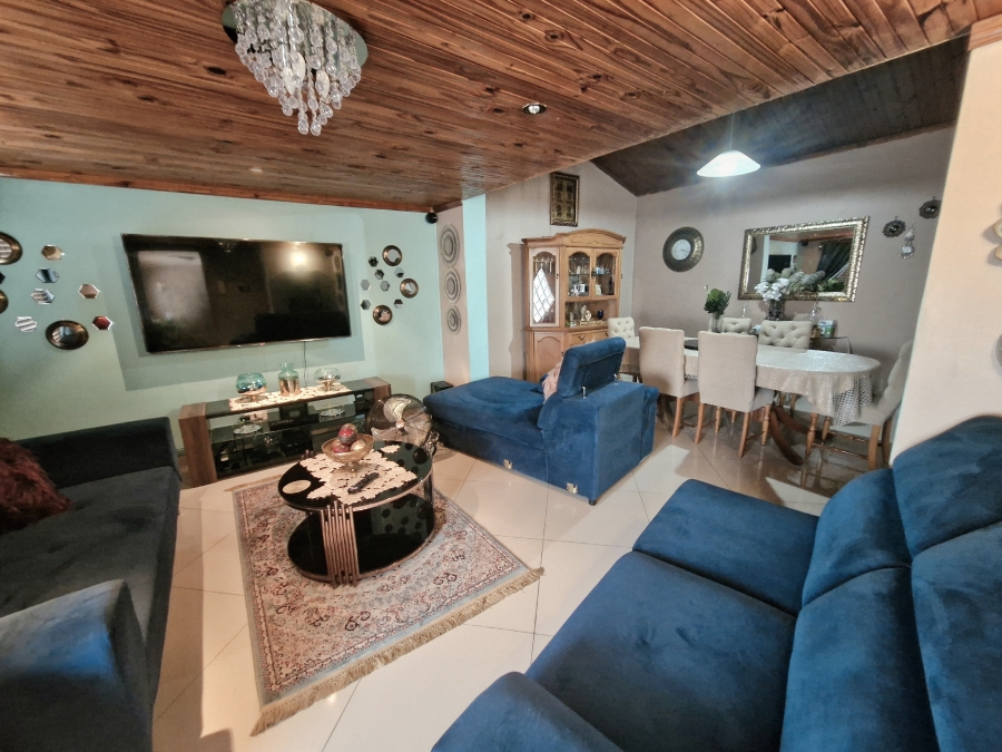 4 Bedroom Property for Sale in Stonebridge KwaZulu-Natal