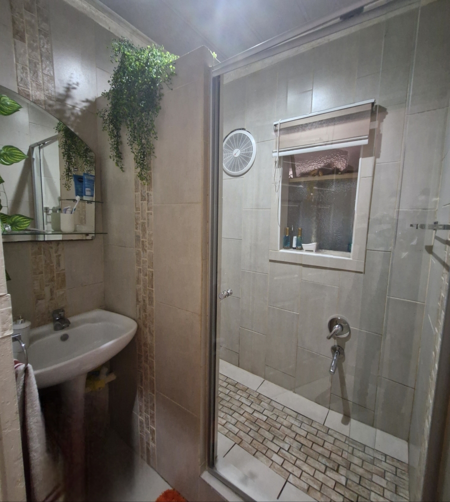 4 Bedroom Property for Sale in Stonebridge KwaZulu-Natal