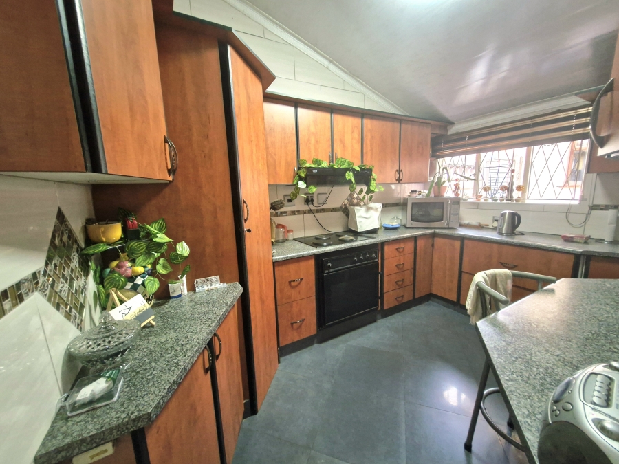 4 Bedroom Property for Sale in Stonebridge KwaZulu-Natal