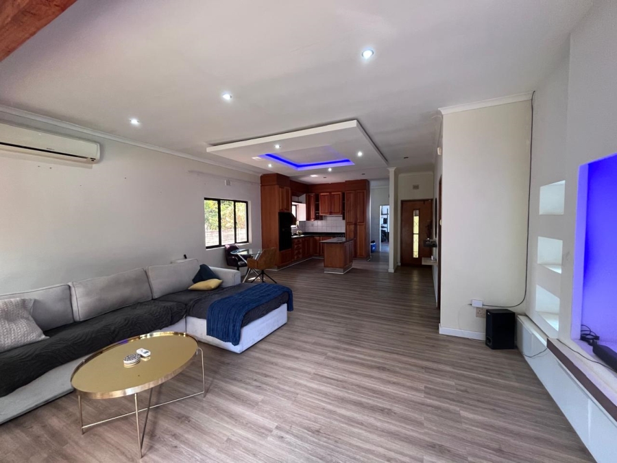 5 Bedroom Property for Sale in Meer En See KwaZulu-Natal