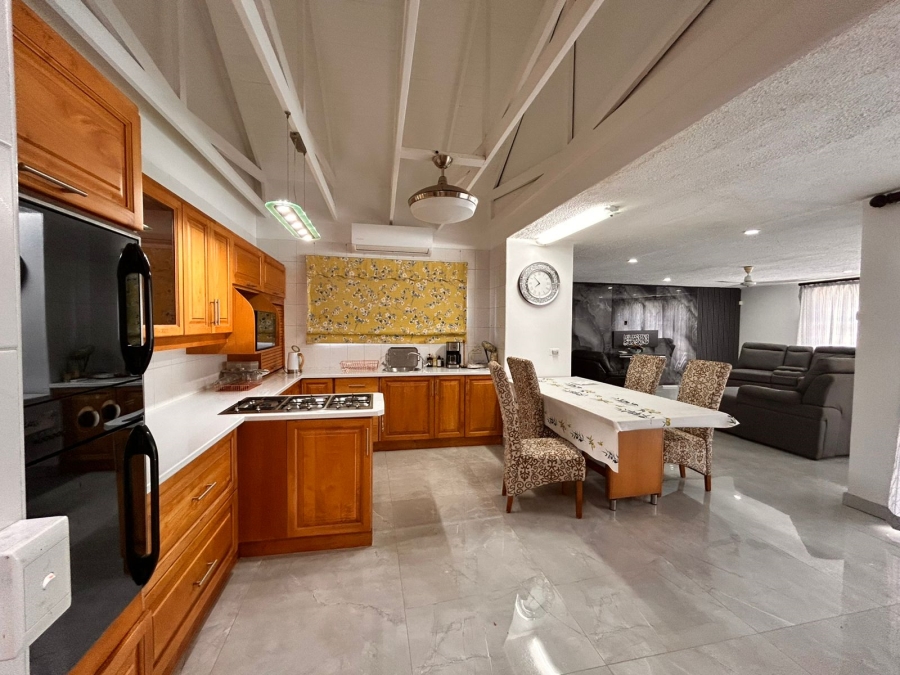 5 Bedroom Property for Sale in Meer En See KwaZulu-Natal