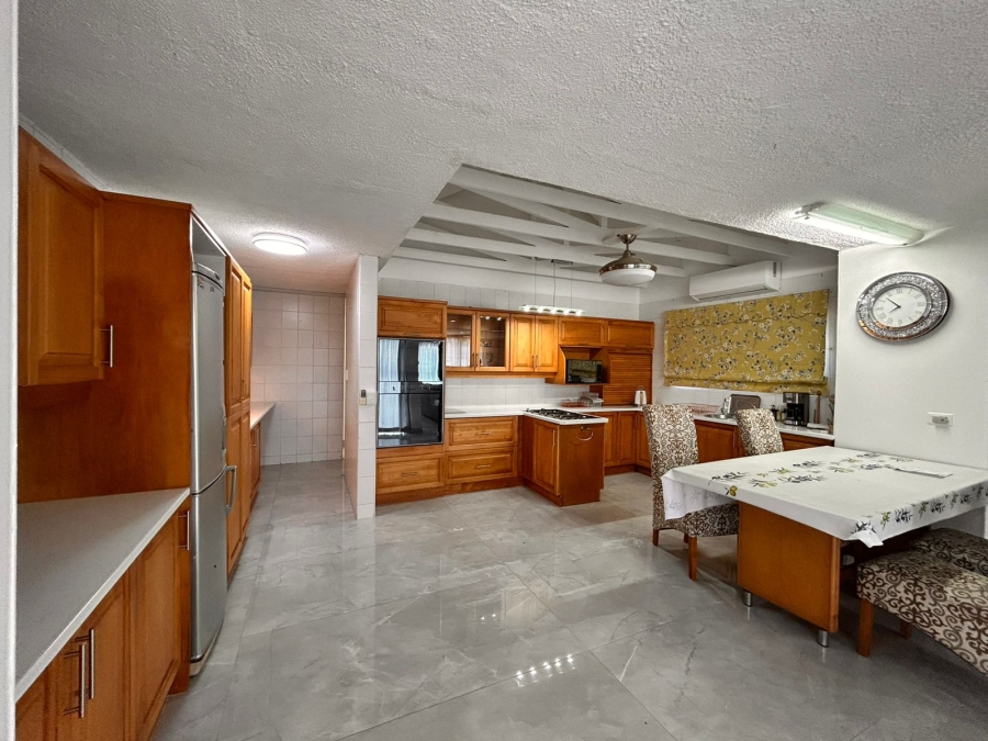 5 Bedroom Property for Sale in Meer En See KwaZulu-Natal