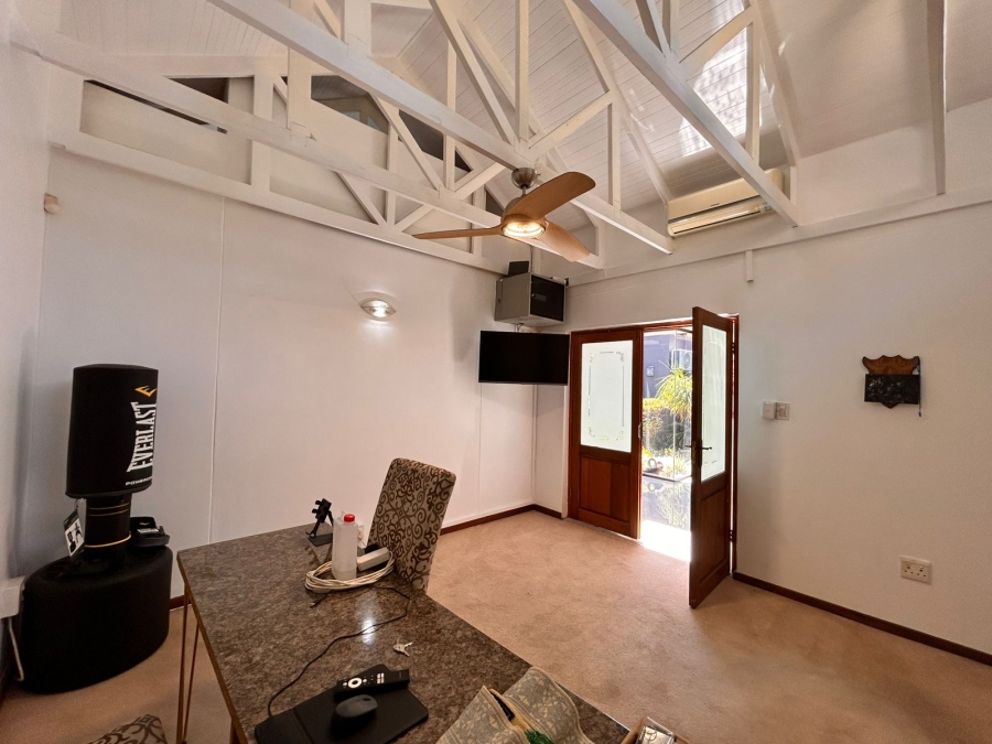 5 Bedroom Property for Sale in Meer En See KwaZulu-Natal