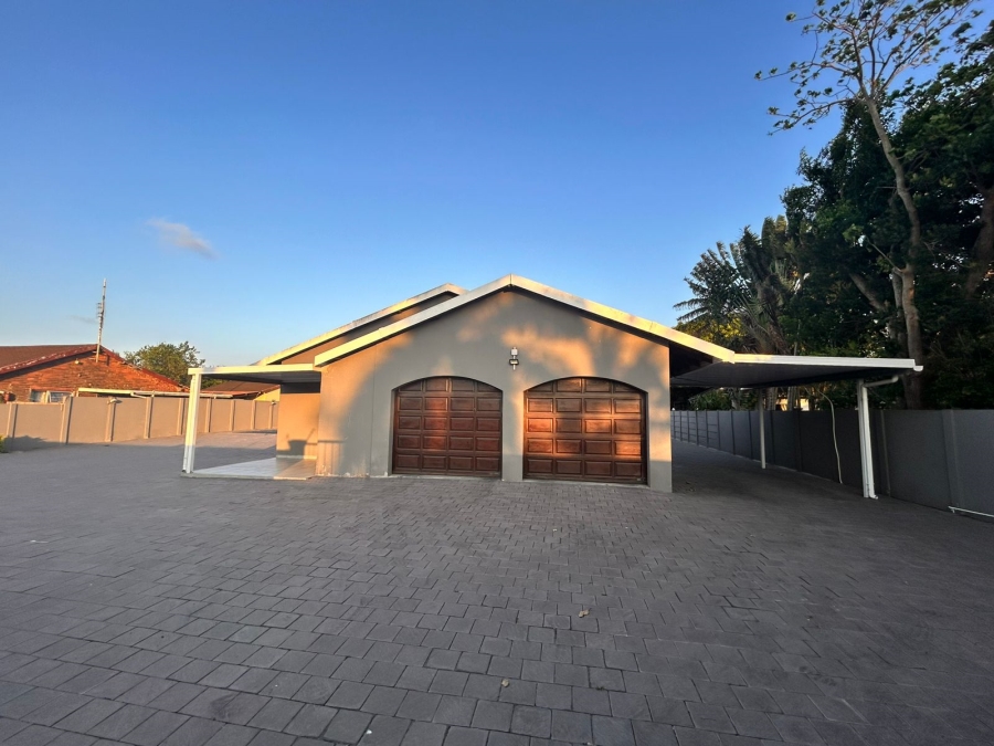 4 Bedroom Property for Sale in Meer En See KwaZulu-Natal