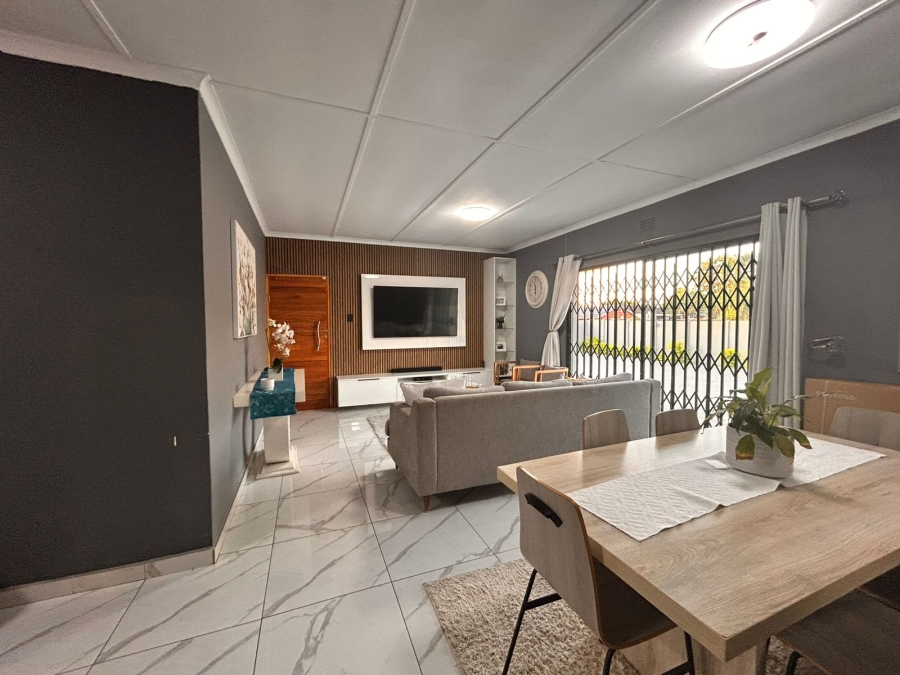 4 Bedroom Property for Sale in Meer En See KwaZulu-Natal