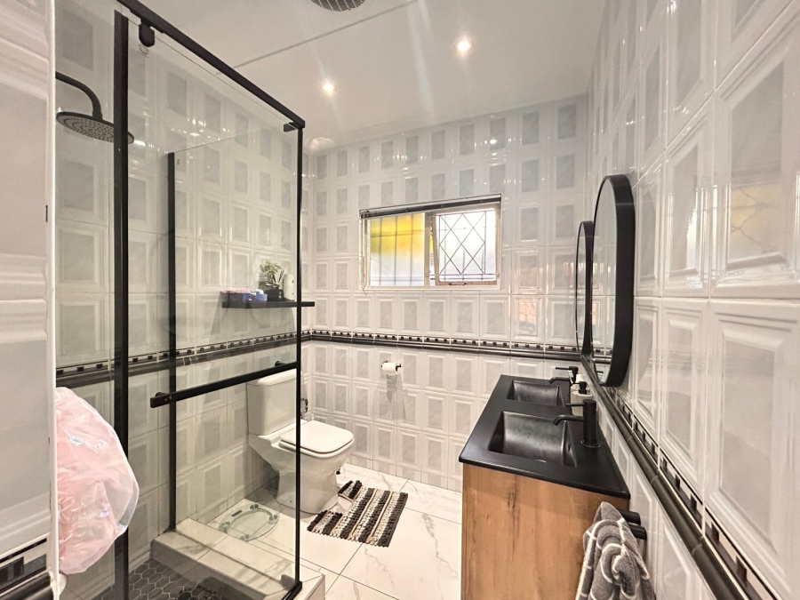 4 Bedroom Property for Sale in Meer En See KwaZulu-Natal