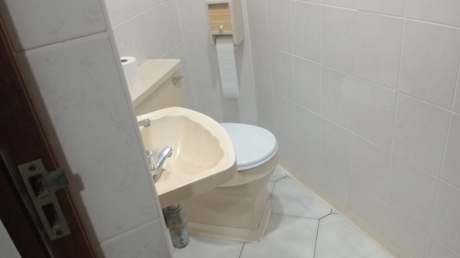 5 Bedroom Property for Sale in Meer En See KwaZulu-Natal