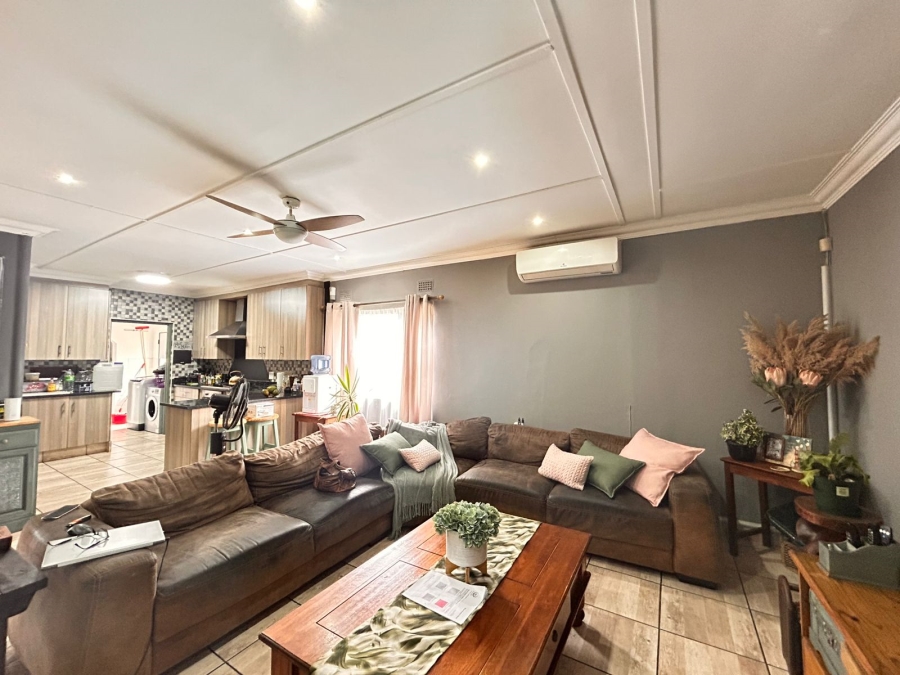 4 Bedroom Property for Sale in Veld En Vlei KwaZulu-Natal