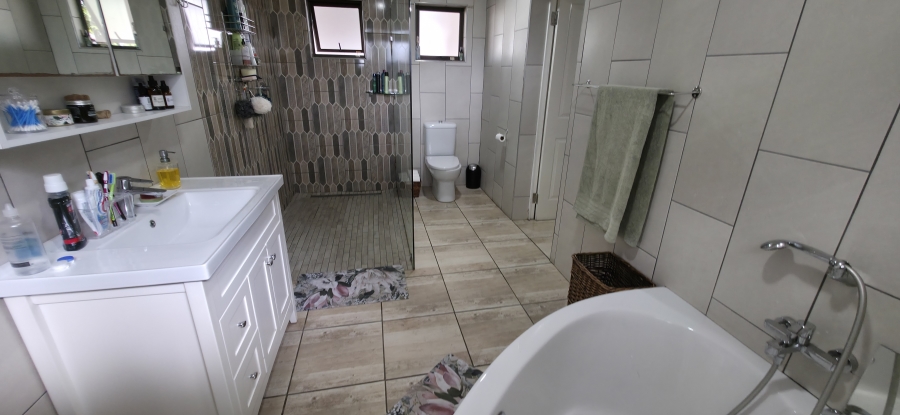 4 Bedroom Property for Sale in Veld En Vlei KwaZulu-Natal