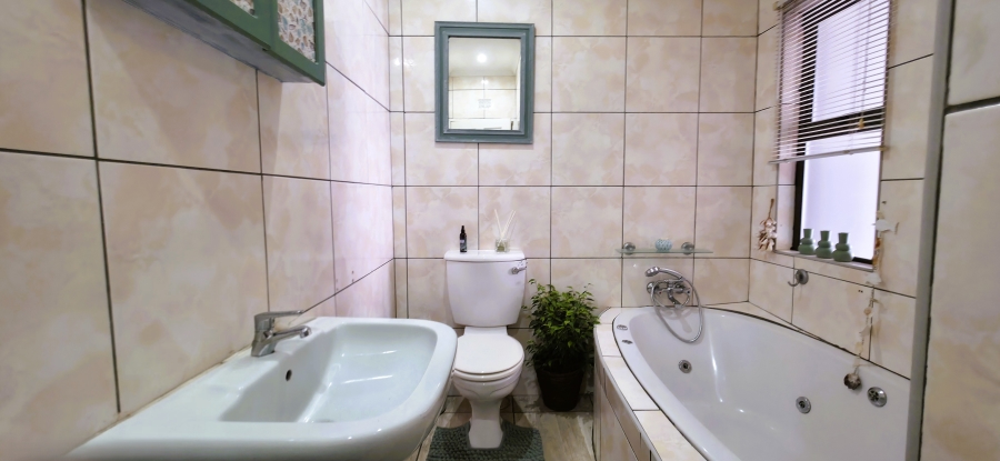 4 Bedroom Property for Sale in Veld En Vlei KwaZulu-Natal