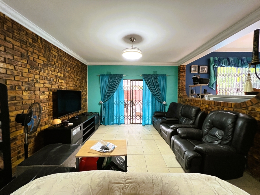 3 Bedroom Property for Sale in Meer En See KwaZulu-Natal