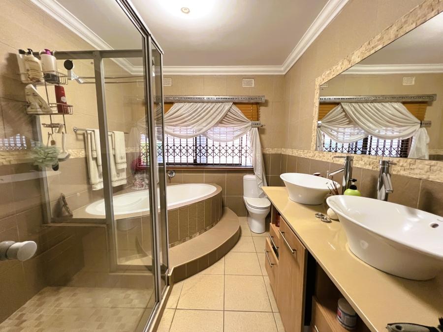 3 Bedroom Property for Sale in Meer En See KwaZulu-Natal