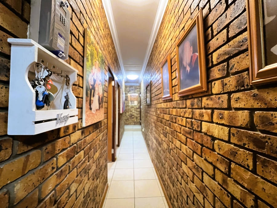 3 Bedroom Property for Sale in Meer En See KwaZulu-Natal