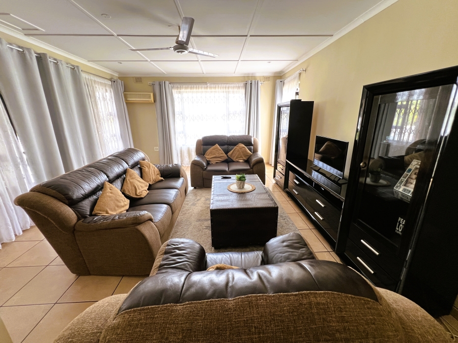 To Let 3 Bedroom Property for Rent in Richem KwaZulu-Natal