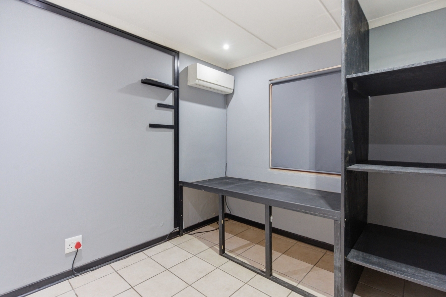 2 Bedroom Property for Sale in Amanzimtoti KwaZulu-Natal