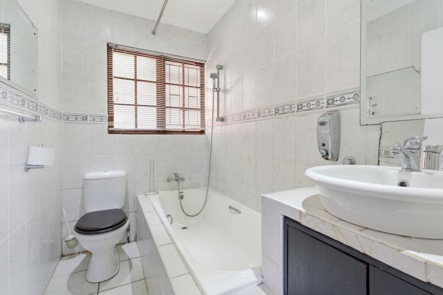 2 Bedroom Property for Sale in Amanzimtoti KwaZulu-Natal