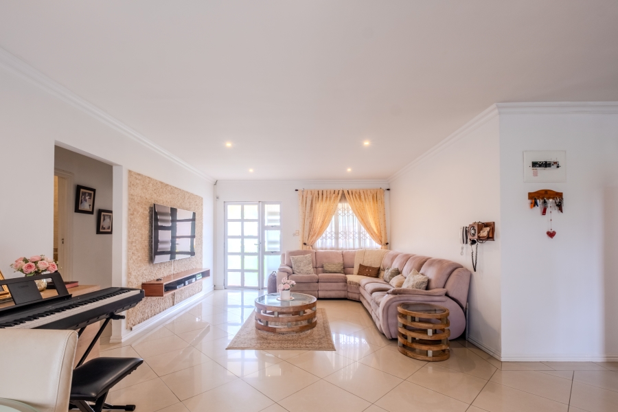 3 Bedroom Property for Sale in Broadlands KwaZulu-Natal