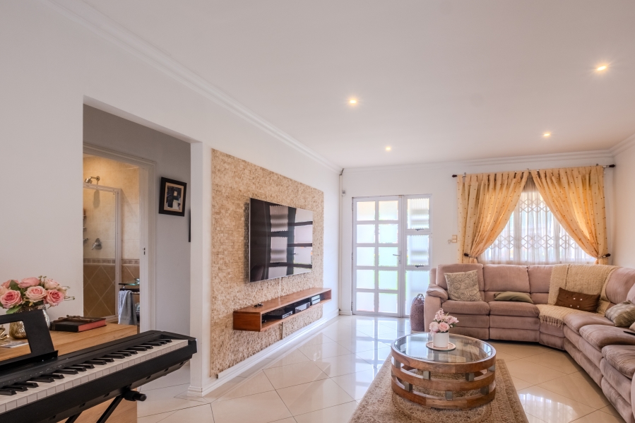 3 Bedroom Property for Sale in Broadlands KwaZulu-Natal