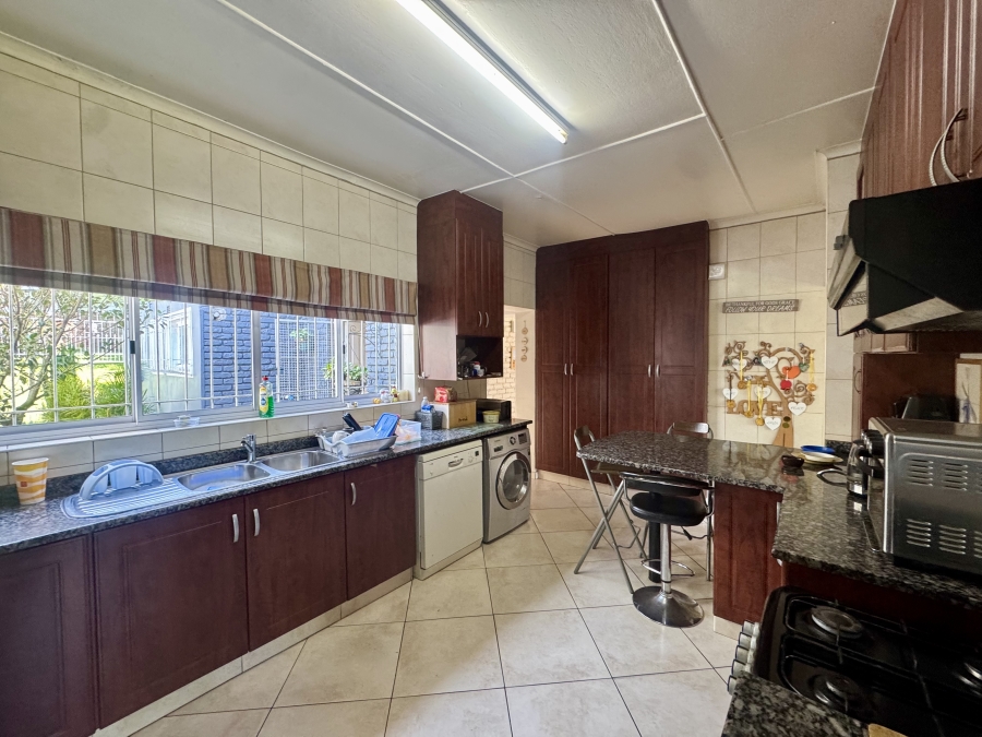 5 Bedroom Property for Sale in Chase Valley Heights KwaZulu-Natal