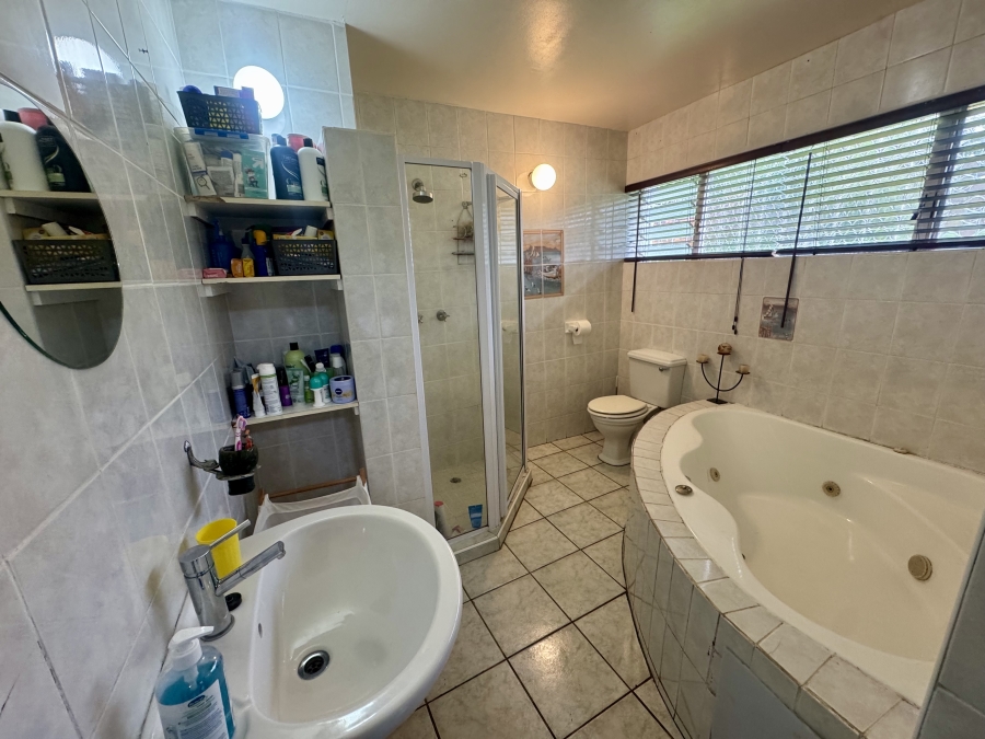 5 Bedroom Property for Sale in Chase Valley Heights KwaZulu-Natal