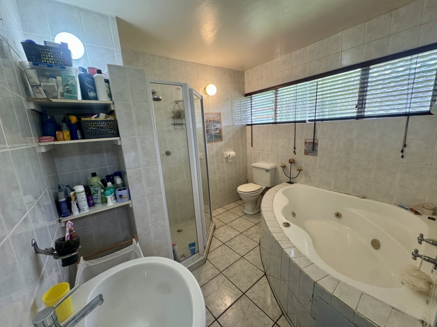 5 Bedroom Property for Sale in Chase Valley Heights KwaZulu-Natal