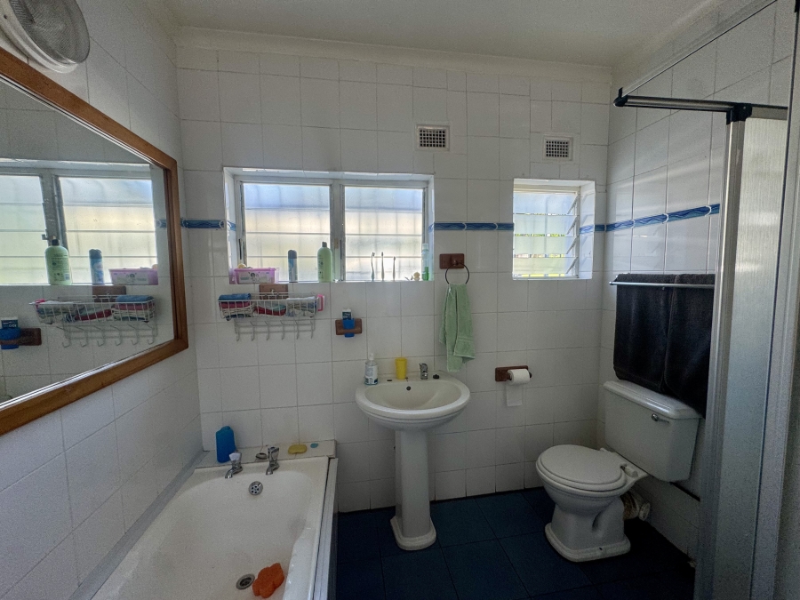 5 Bedroom Property for Sale in Chase Valley Heights KwaZulu-Natal