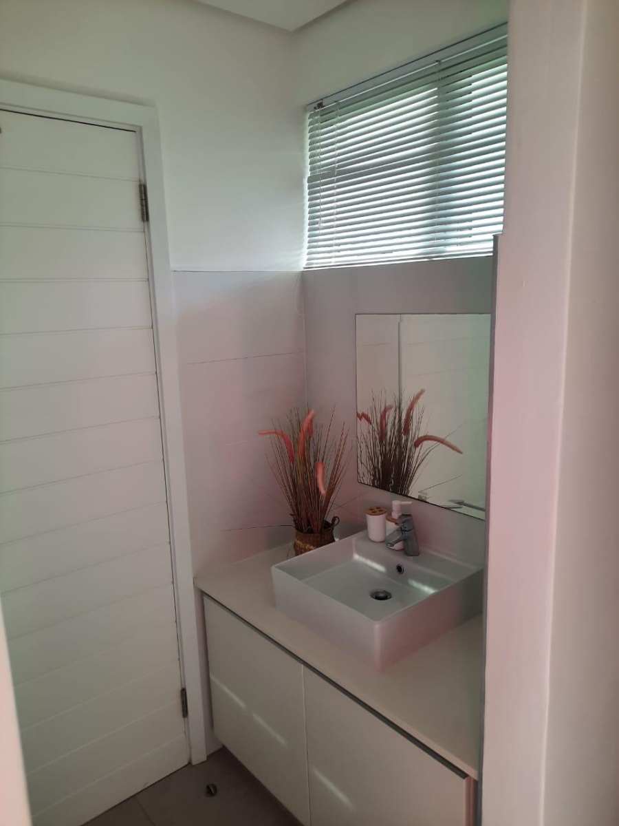 1 Bedroom Property for Sale in Sibaya Precinct KwaZulu-Natal
