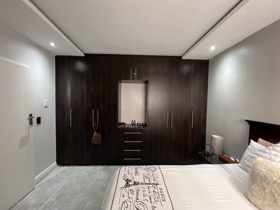 2 Bedroom Property for Sale in South Beach KwaZulu-Natal