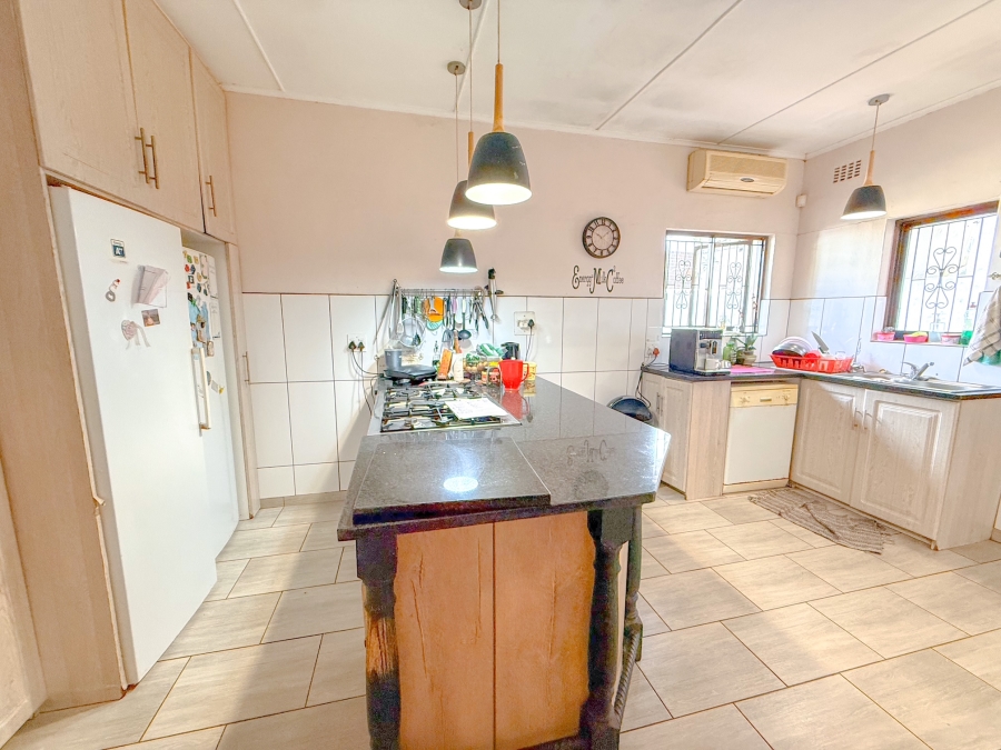 5 Bedroom Property for Sale in Empangeni Central KwaZulu-Natal