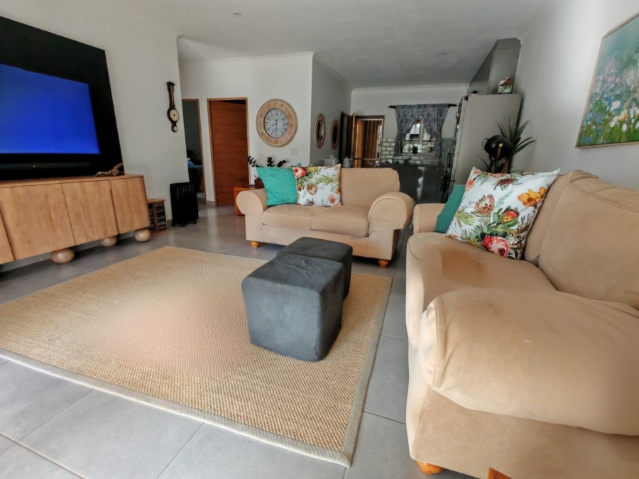 To Let 2 Bedroom Property for Rent in Kloof KwaZulu-Natal