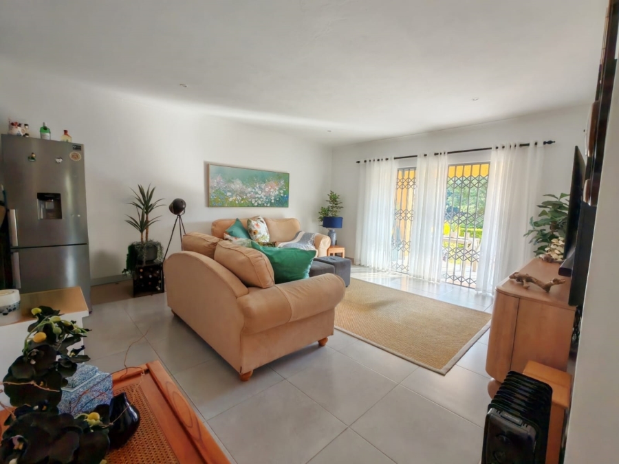 To Let 2 Bedroom Property for Rent in Kloof KwaZulu-Natal