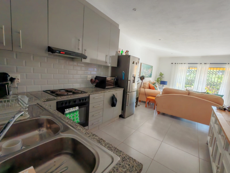 To Let 2 Bedroom Property for Rent in Kloof KwaZulu-Natal