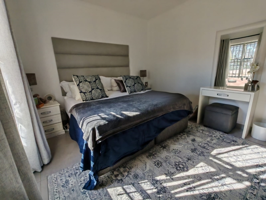 To Let 2 Bedroom Property for Rent in Kloof KwaZulu-Natal